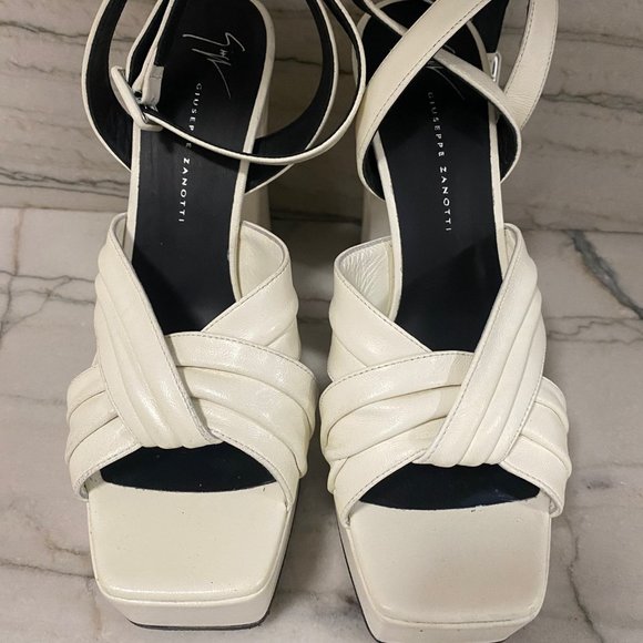Giuseppe Zanotti Sinuosa Heels - Picture 1 of 7